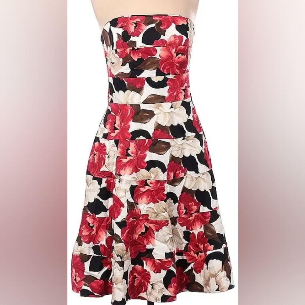 WHITE HOUSE | BLACK MARKET Floral strapless dress